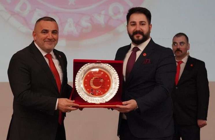 15 TEMMUZ FEDERASYONUNUN GURUR GECESİ İSTANBUL İL VE İL&Ccedil;E BAŞKANLARI MAZBATALARINI ALDI 