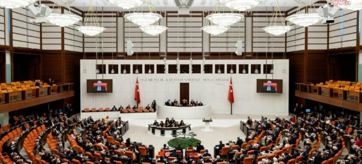 "65 yaş &uuml;st&uuml; emeklilere daha fazla zam yapılabilir"