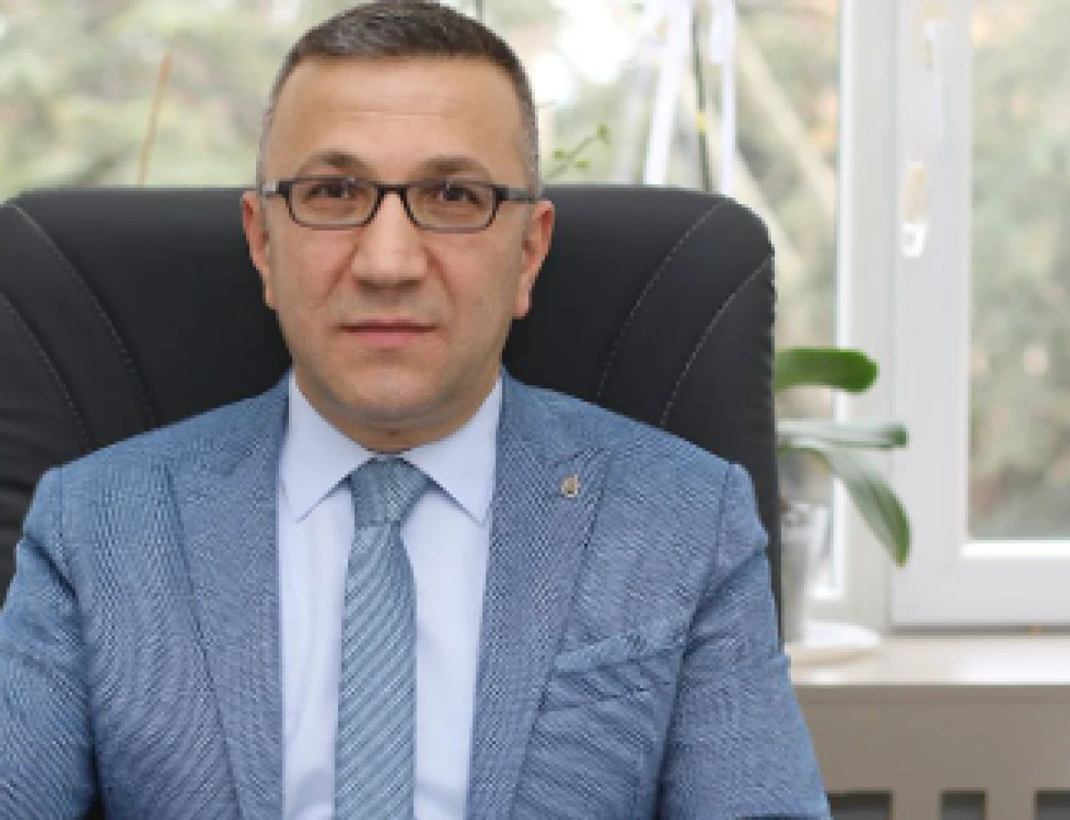 Ahmet Aydın Yazdı: Eğitimcinin Rol Modelliği!