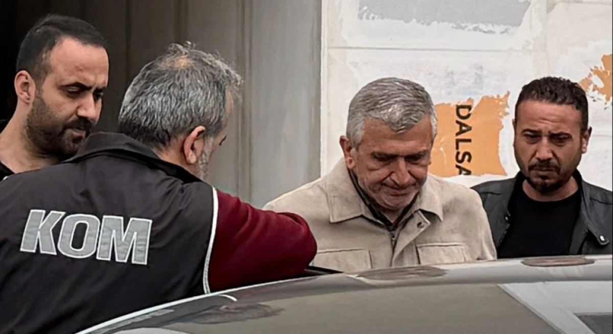 Ak&ccedil;akoca Belediye Başkanı g&ouml;revden uzaklaştırıldı