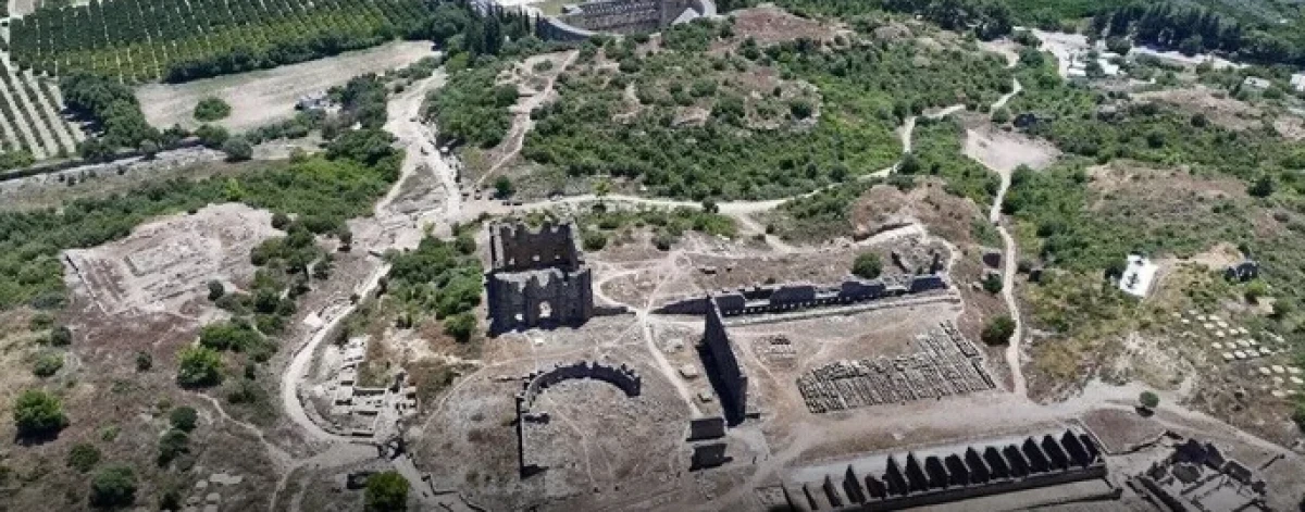 Antalya'da 2 bin yıllık tarihi cadde g&uuml;n y&uuml;z&uuml;ne &ccedil;ıkarıldı