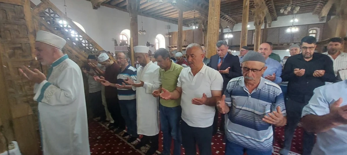ASIRLARCA S&Uuml;REN GELENEK Y&Uuml;ZYIL SONRA YENİDEN BAŞLADI: MİRYOKEFALON ZAFERİ DUALARLA ANILDI