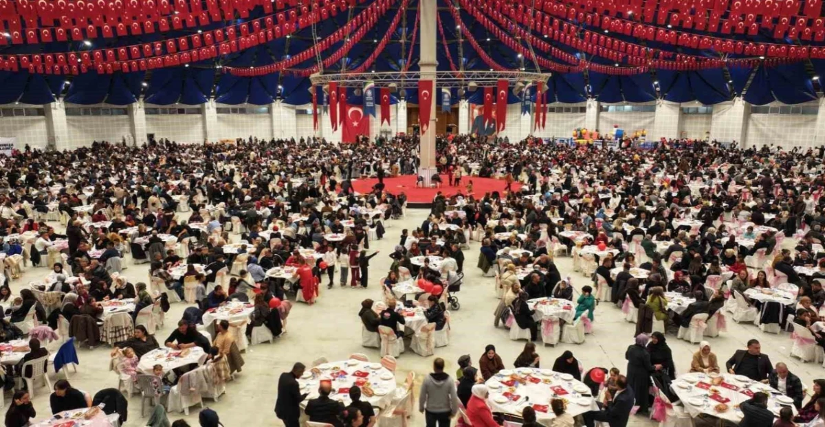 Başkan Başdeğirmen belediye personeliyle bir araya geldi