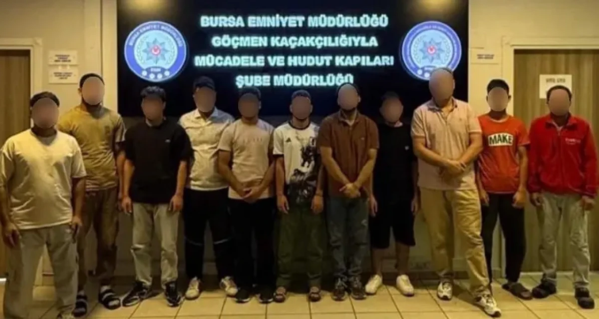 Bursa&rsquo;da ka&ccedil;ak g&ouml;&ccedil;men operasyonu: 11 kişi yakalandı, 1 ş&uuml;pheli g&ouml;zaltında