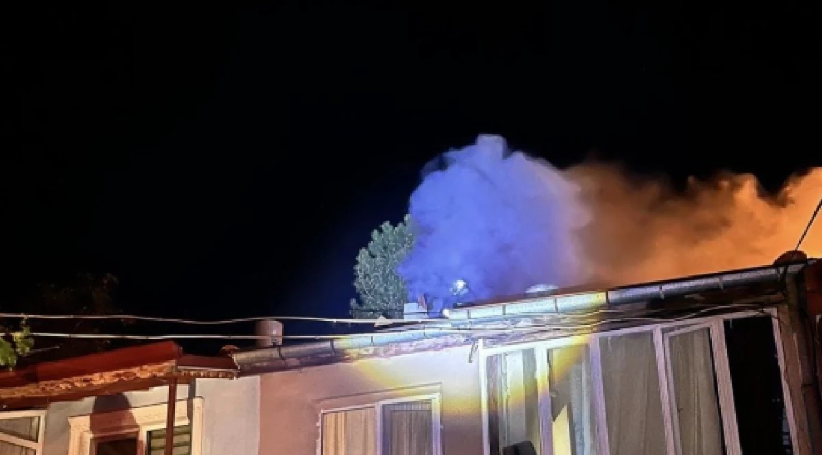 Davraz Mahallesi&rsquo;nde Baca Yangını Korkuttu