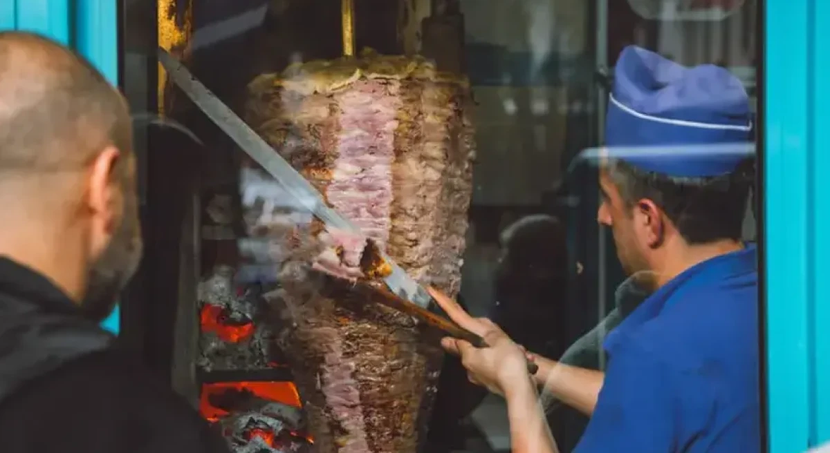 D&ouml;ner, sucuk ve kıymada yeni kurallar Resmi Gazete'de: Bu i&ccedil;erikler artık kullanılamayacak!