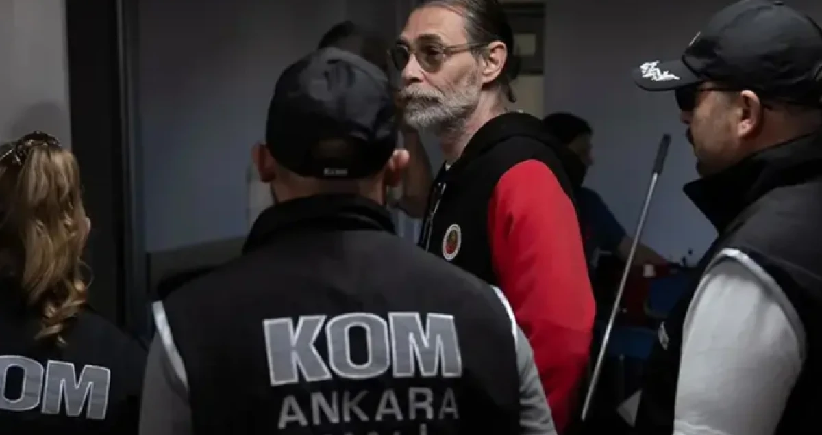Erdal Beşik&ccedil;ioğlu'dan Kılı&ccedil;daroğlu'na itiraf: "Siyasete girdiğim i&ccedil;in pişmanım"