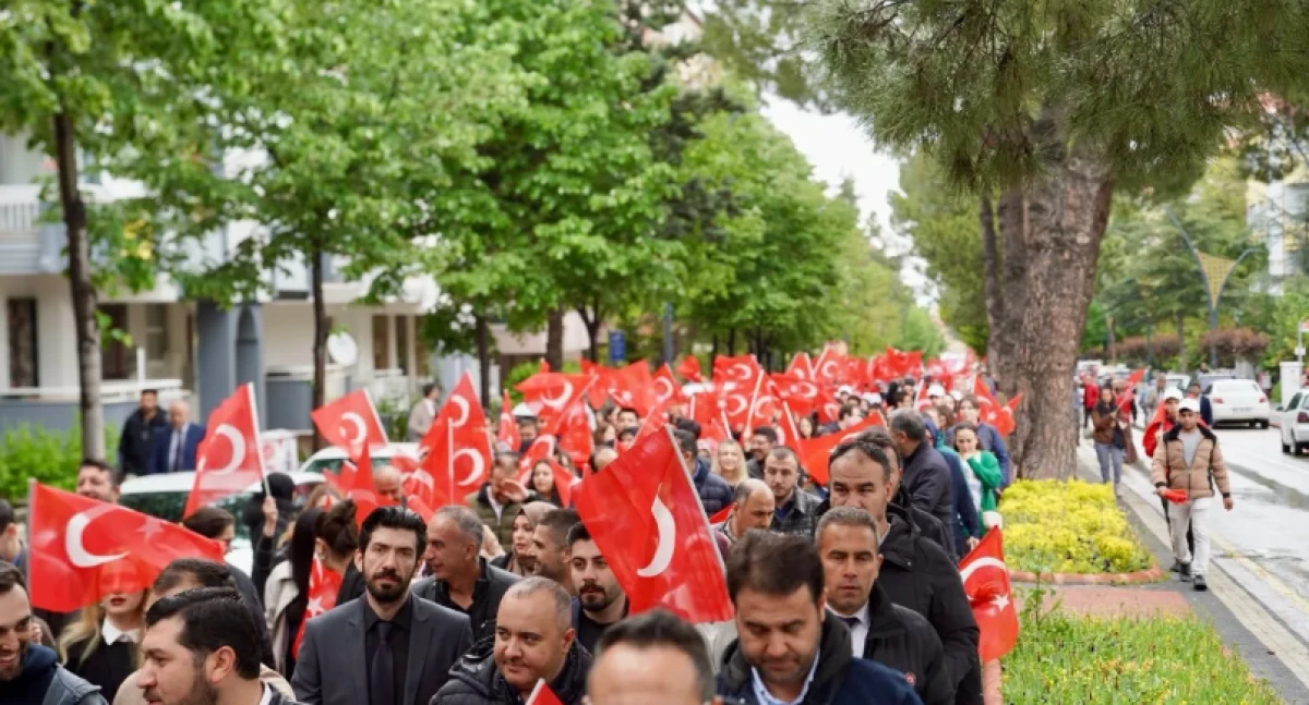 Gen&ccedil;lik Haftası Coşkusu Y&uuml;r&uuml;y&uuml;şle Başladı