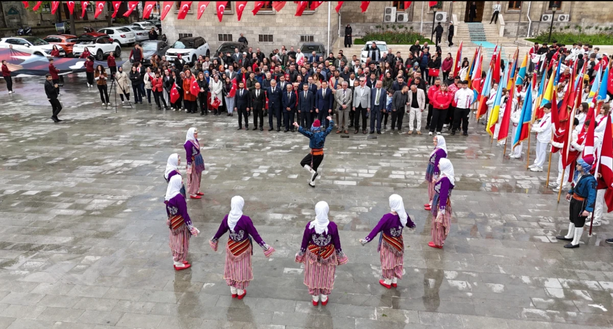 Gen&ccedil;lik haftası kutlamaları başladı