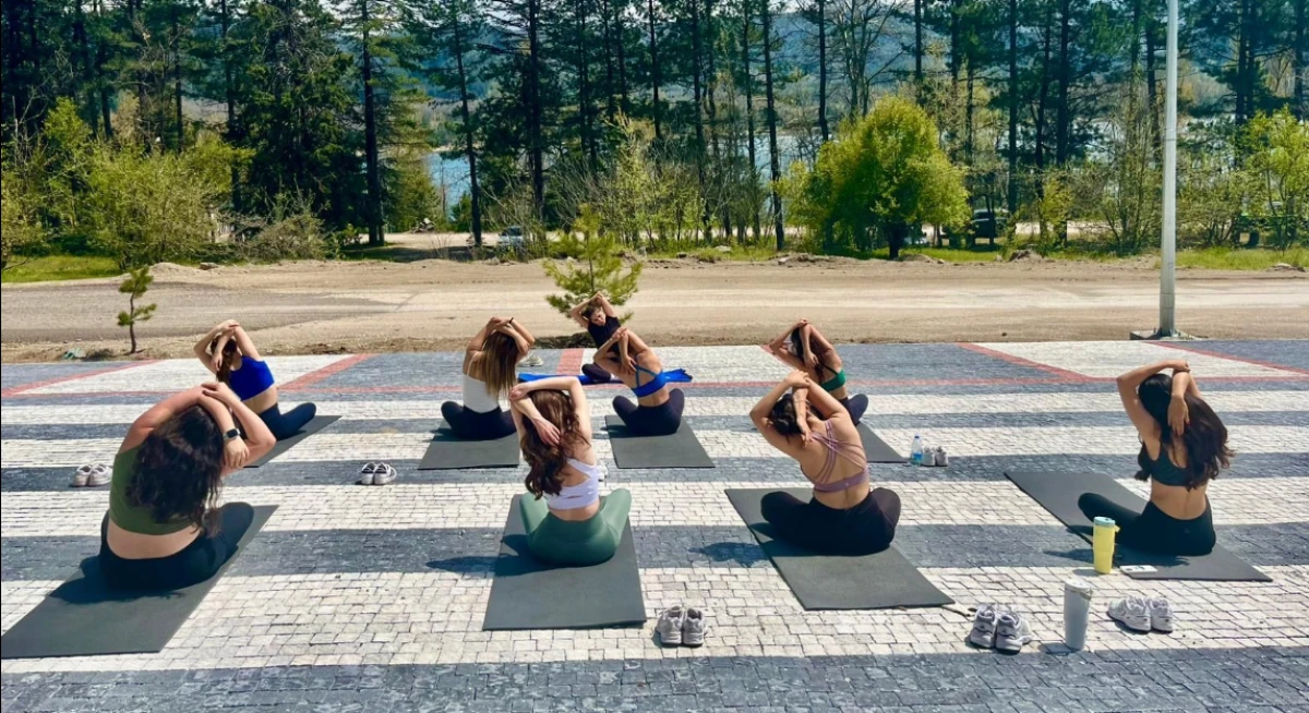 G&ouml;lc&uuml;k&rsquo;te MK Studio Pilates R&uuml;zgarı esti