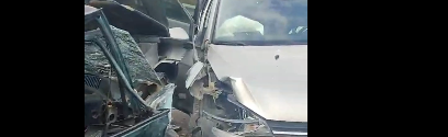 İki Otomobil Kafa Kafaya &Ccedil;arpıştı 1 Yaralı