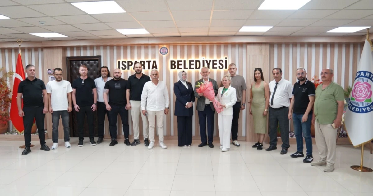 Isparta 32 Spor'un Yeni Y&ouml;netiminden Başkan Başdeğirmen'e Ziyaret