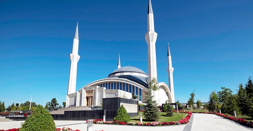 ISPARTA CEZAEVİNDE BİR CAMİYE KAVUŞMAK 