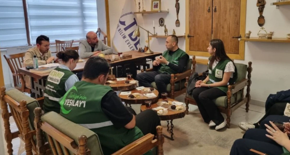 Isparta Yeşilay&rsquo;dan &Ouml;rnek Eğitim Kurumuna Anlamlı Ziyaret