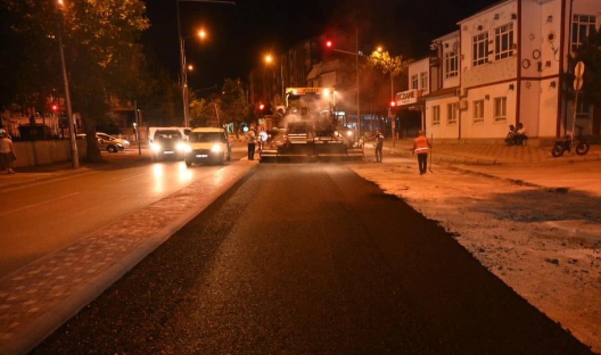 Isparta&rsquo;da Asfalt Seferberliği: G&ouml;lc&uuml;k Caddesi Yenileniyor