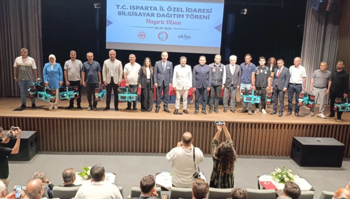 Isparta'da Muhtarlara Bilgisayar Desteği