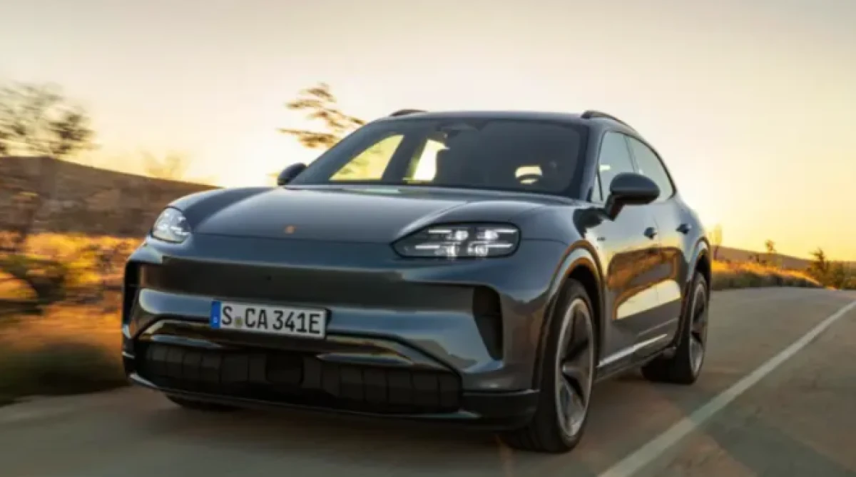 ISPARTA&rsquo;LI M&Uuml;TEAHHİTLER U&Ccedil;UYOR ŞEHRE 130 MİLYONLUK 5 ADET ELEKTRİKLİ PORSCHE &Ccedil;IKARMASI