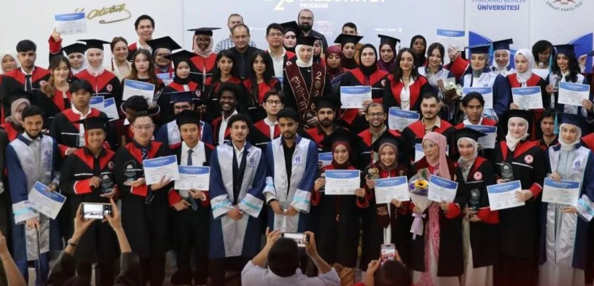 ISUB&Uuml;&rsquo;de Uluslararası &Ouml;ğrenciler Mezuniyet T&ouml;reni D&uuml;zenlendi