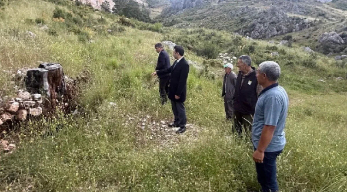 KAYMAKAM ERASLAN TOPRAK KAYMASI B&Ouml;LGESİNDE İNCELEME YAPTI