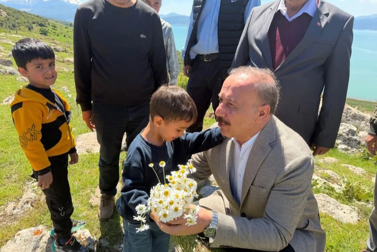  Mahmatlar K&ouml;y&uuml; Halkı Vali Erin&rsquo;i Bağrına Bastı