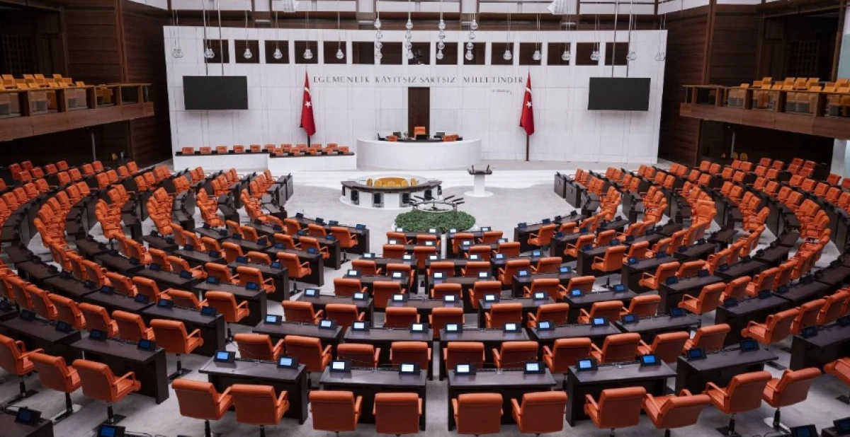 Mekke Anlaşması komisyona geliyor