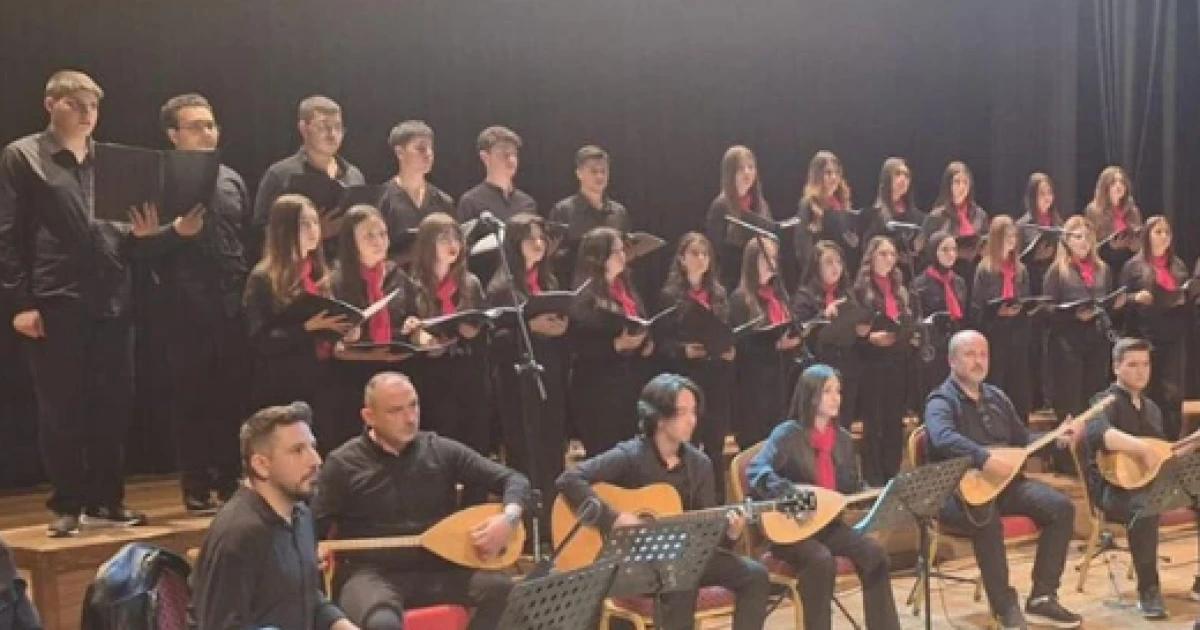Mustafa Ka&ccedil;ıko&ccedil; Anadolu Lisesi T&uuml;rk Halk M&uuml;ziği Korosu&rsquo;ndan Muhteşem Yıl Sonu Konseri