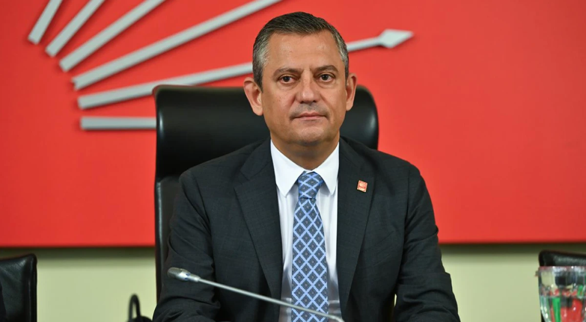&Ouml;zg&uuml;r &Ouml;zel, CHP Grup Başkanı se&ccedil;ildi