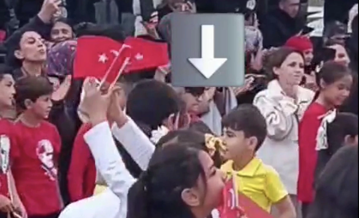 R&uuml;meysa&rsquo;nın T&uuml;rk Bayrağına Sevgisi Takdir Topladı