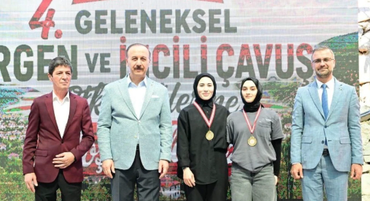 Sav&rsquo;da &ccedil;ifte mutluluk: 20 &ccedil;ocuk s&uuml;nnet oldu, yaşlı bakımevinin temeli atıldı