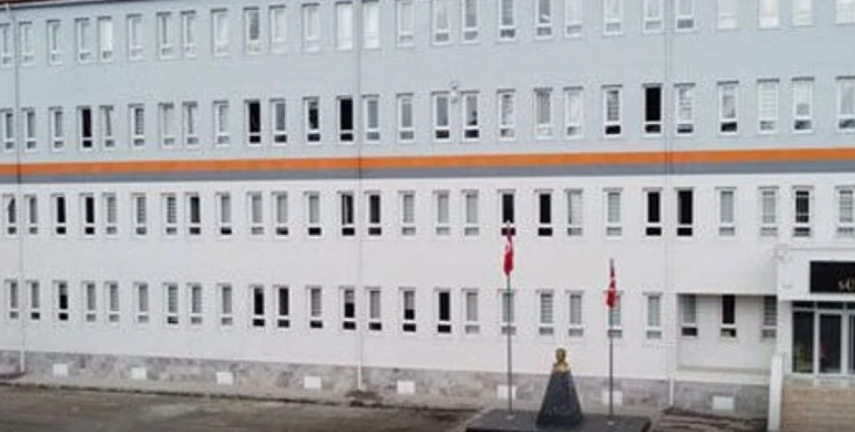 SD Fen Lisesi&rsquo;nde alarm veren d&uuml;ş&uuml;ş