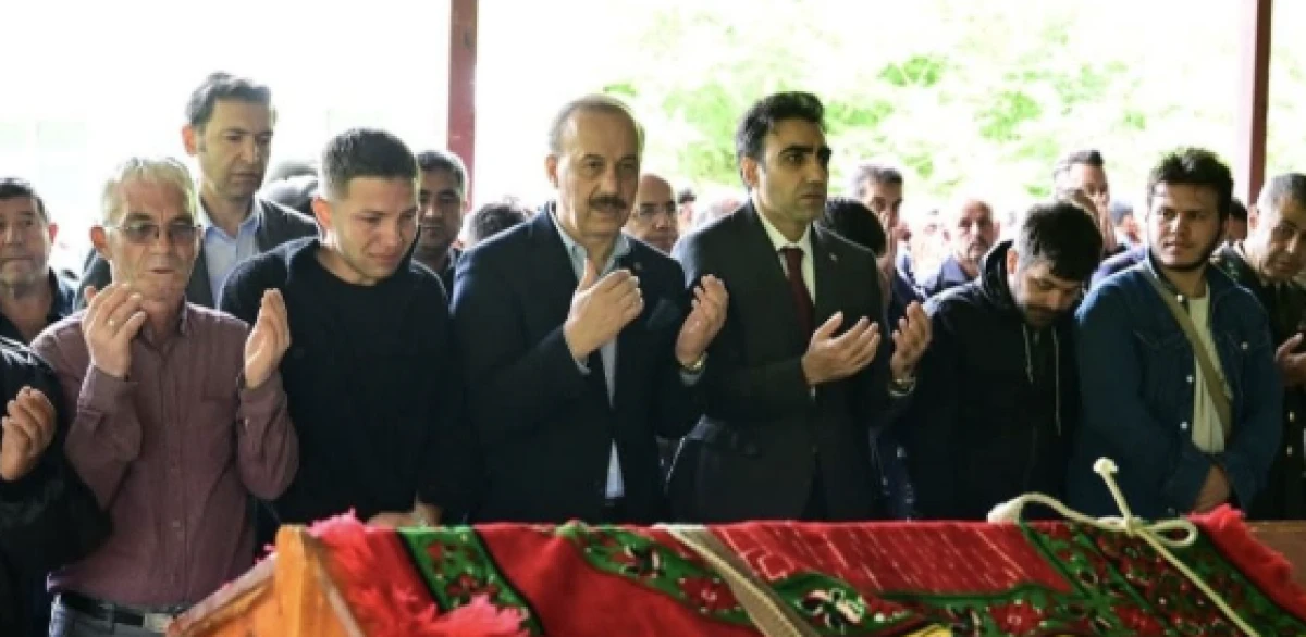 Şehit anasını ziyaret etmişti, bug&uuml;n ebediyete uğurladı