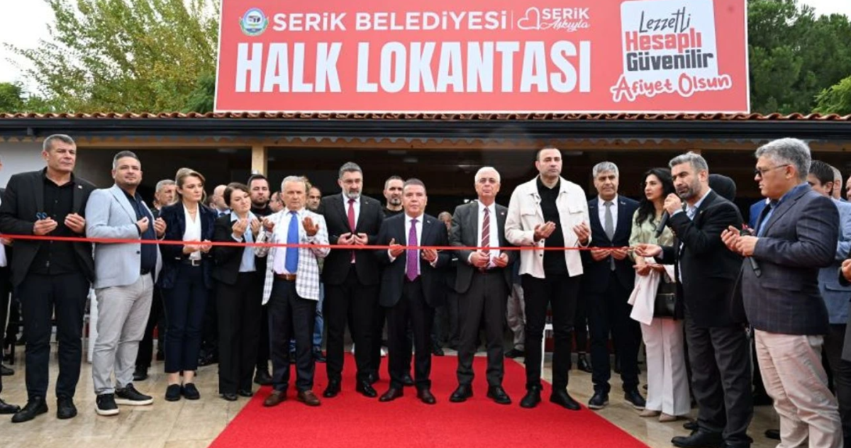 Serik Belediyesi, kent lokantası a&ccedil;tı, g&ouml;zler Muhittin B&ouml;cek'te...