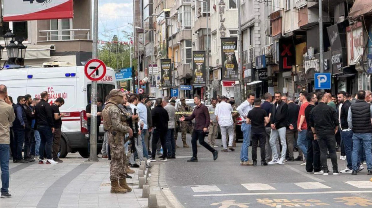 Silahlı kavgaya m&uuml;dahale eden 2 polisimiz şehit oldu