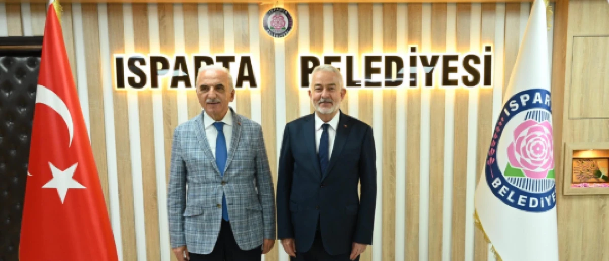 &Uuml;mraniye Belediye Başkanı Yıldırım: &ldquo;Ş&uuml;kr&uuml; başkanımızın dokunuşlarıyla Isparta şehir olmuş&rdquo;