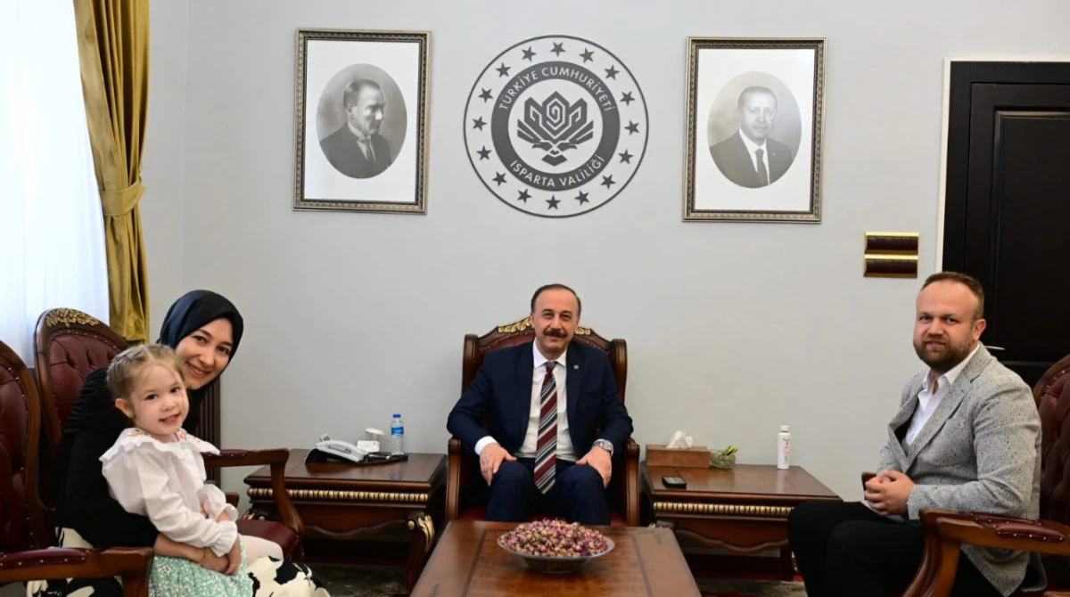 Vali Erin Minik İkra&rsquo;yı Ağırladı