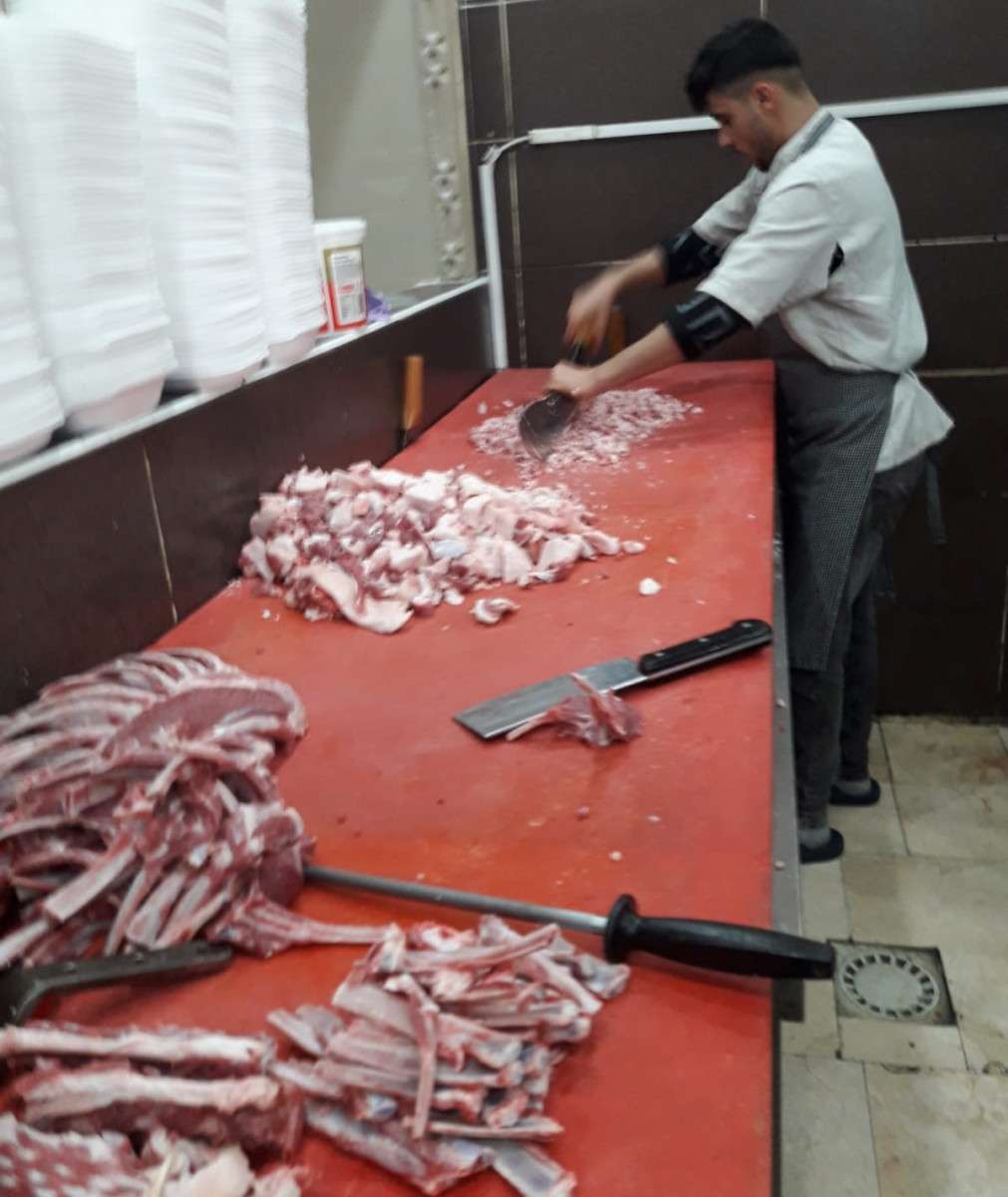 Urfalı Kebap&ccedil;ı Adil Naz: Zırhla &ccedil;ekilen et gevrek olur